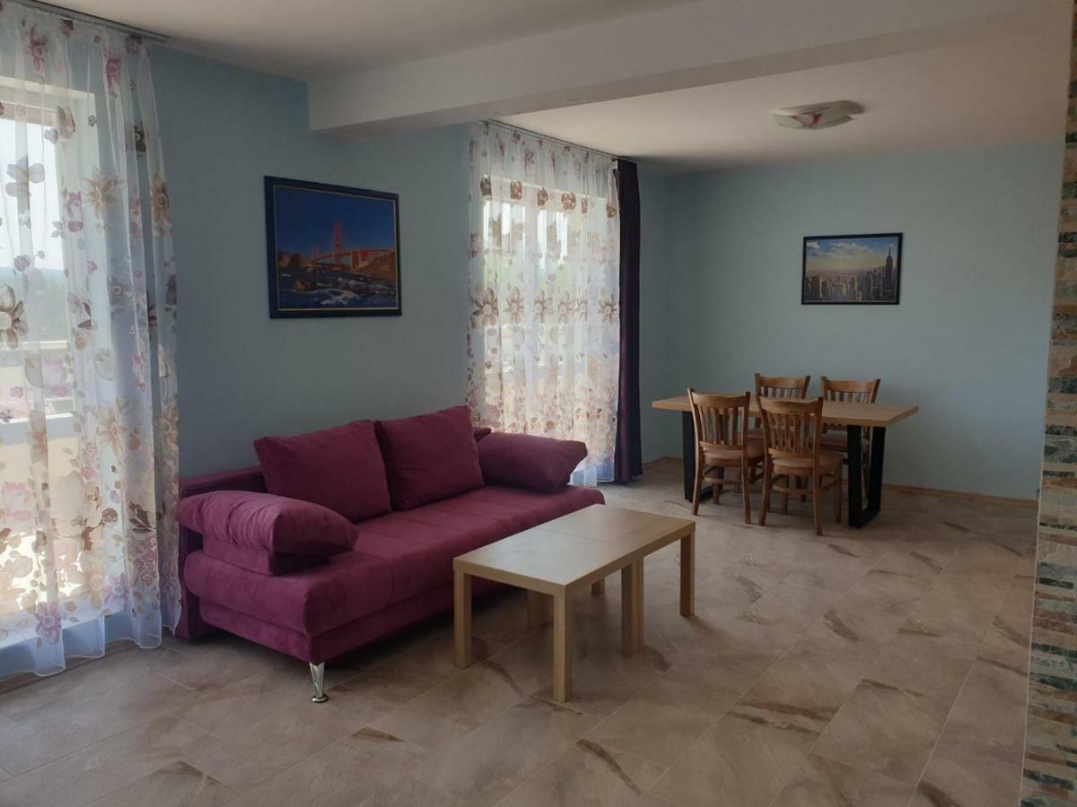 Hiora Apartments Vasiliko ツァレヴォ エクステリア 写真