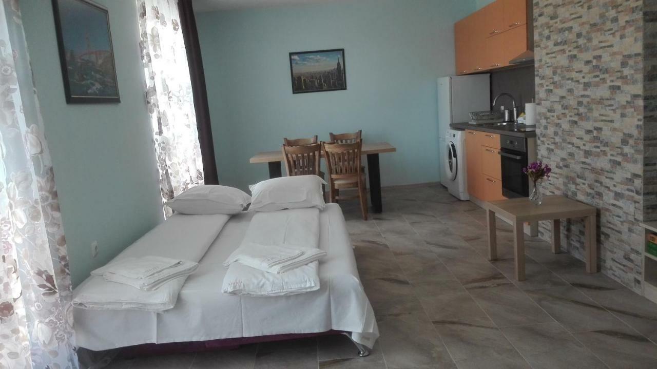 Hiora Apartments Vasiliko ツァレヴォ エクステリア 写真