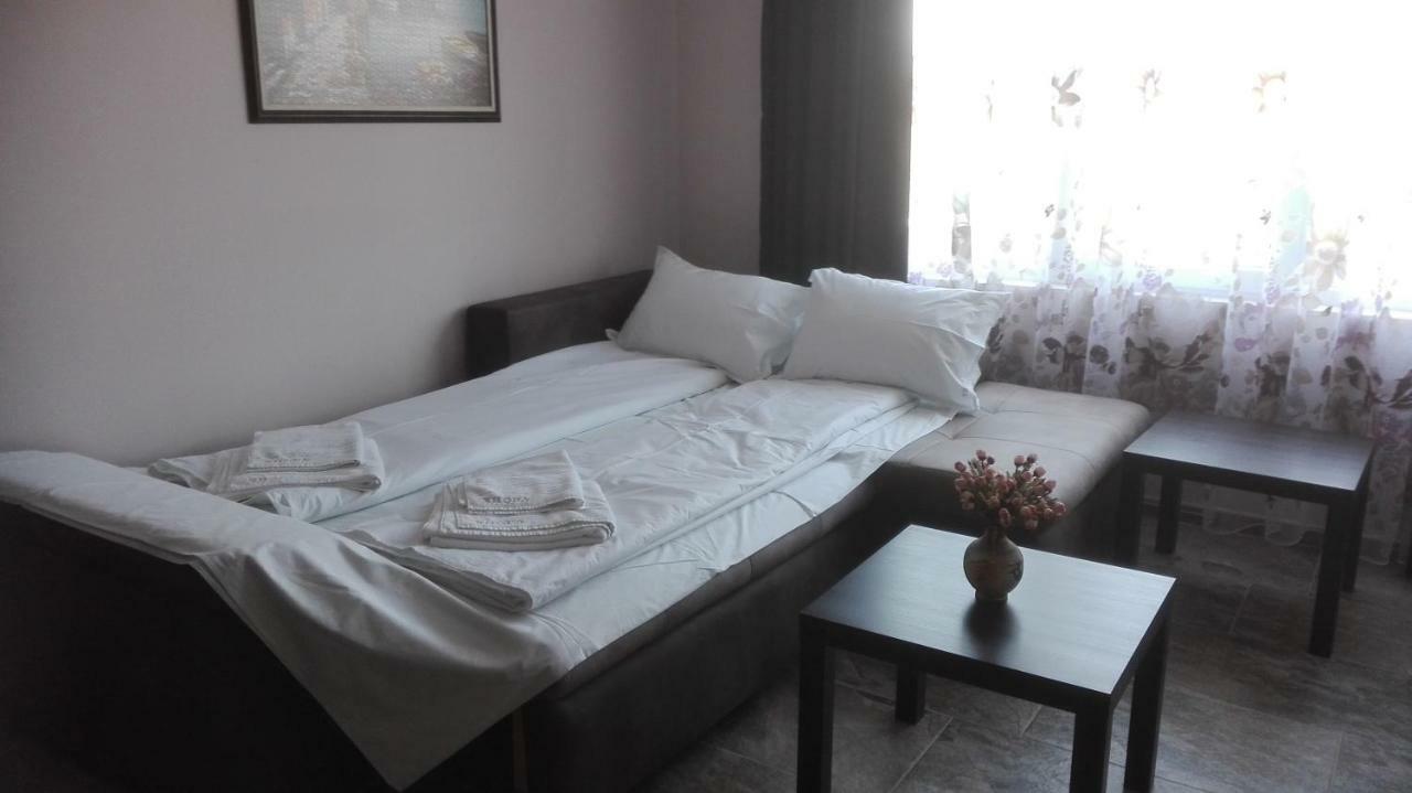 Hiora Apartments Vasiliko ツァレヴォ エクステリア 写真