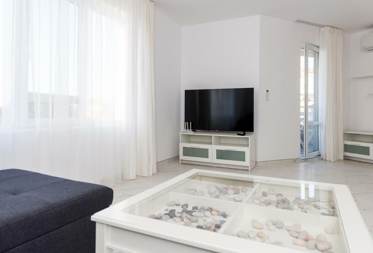 Hiora Apartments Vasiliko ツァレヴォ エクステリア 写真