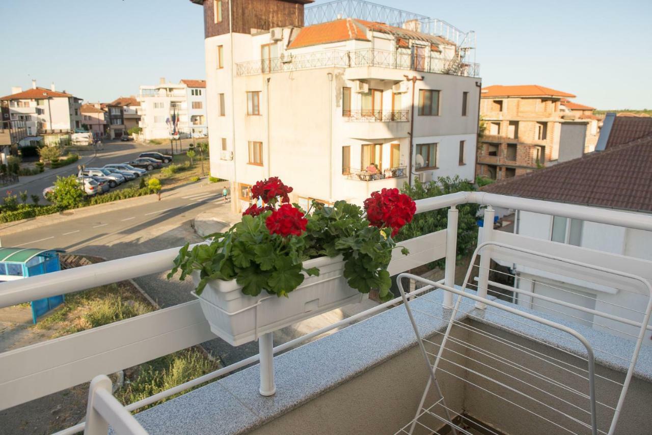 Hiora Apartments Vasiliko ツァレヴォ エクステリア 写真