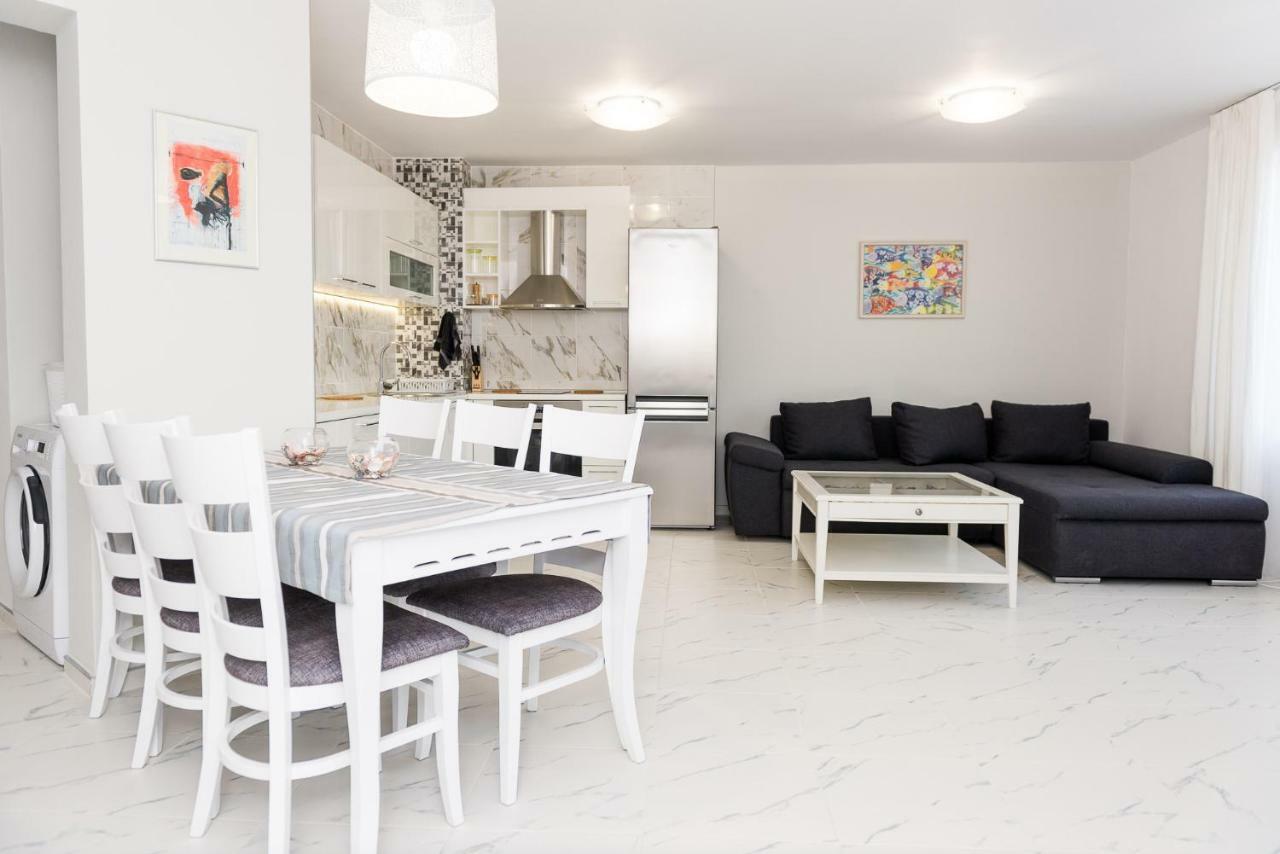 Hiora Apartments Vasiliko ツァレヴォ エクステリア 写真