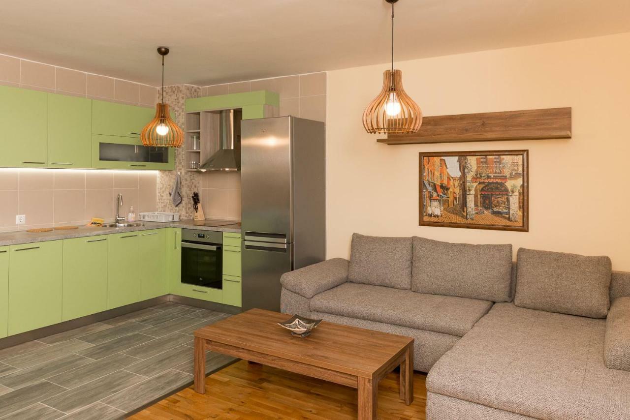 Hiora Apartments Vasiliko ツァレヴォ エクステリア 写真