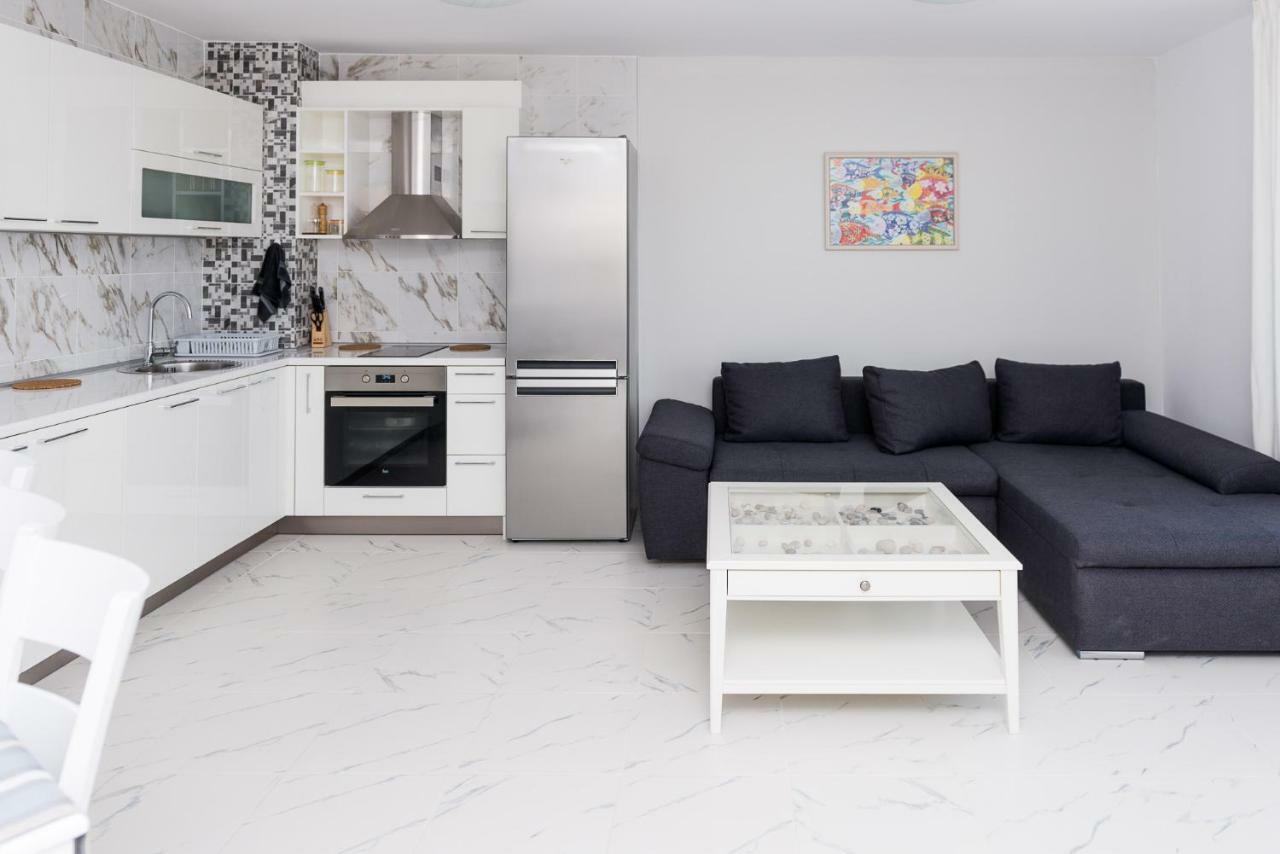 Hiora Apartments Vasiliko ツァレヴォ エクステリア 写真
