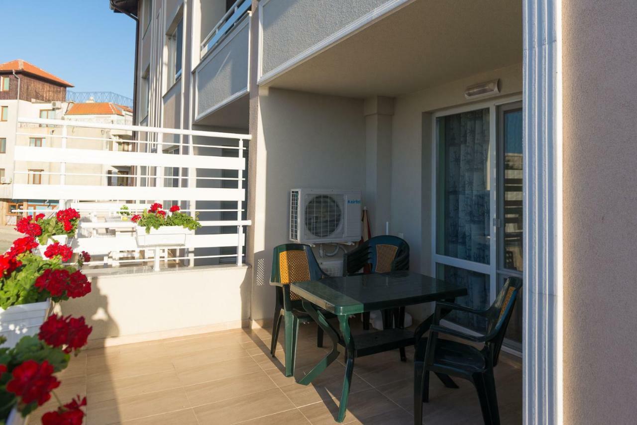 Hiora Apartments Vasiliko ツァレヴォ エクステリア 写真