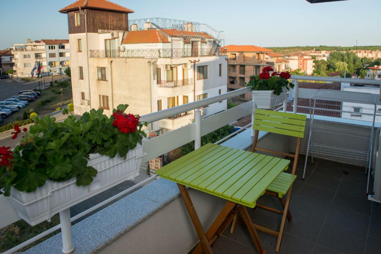 Hiora Apartments Vasiliko ツァレヴォ エクステリア 写真