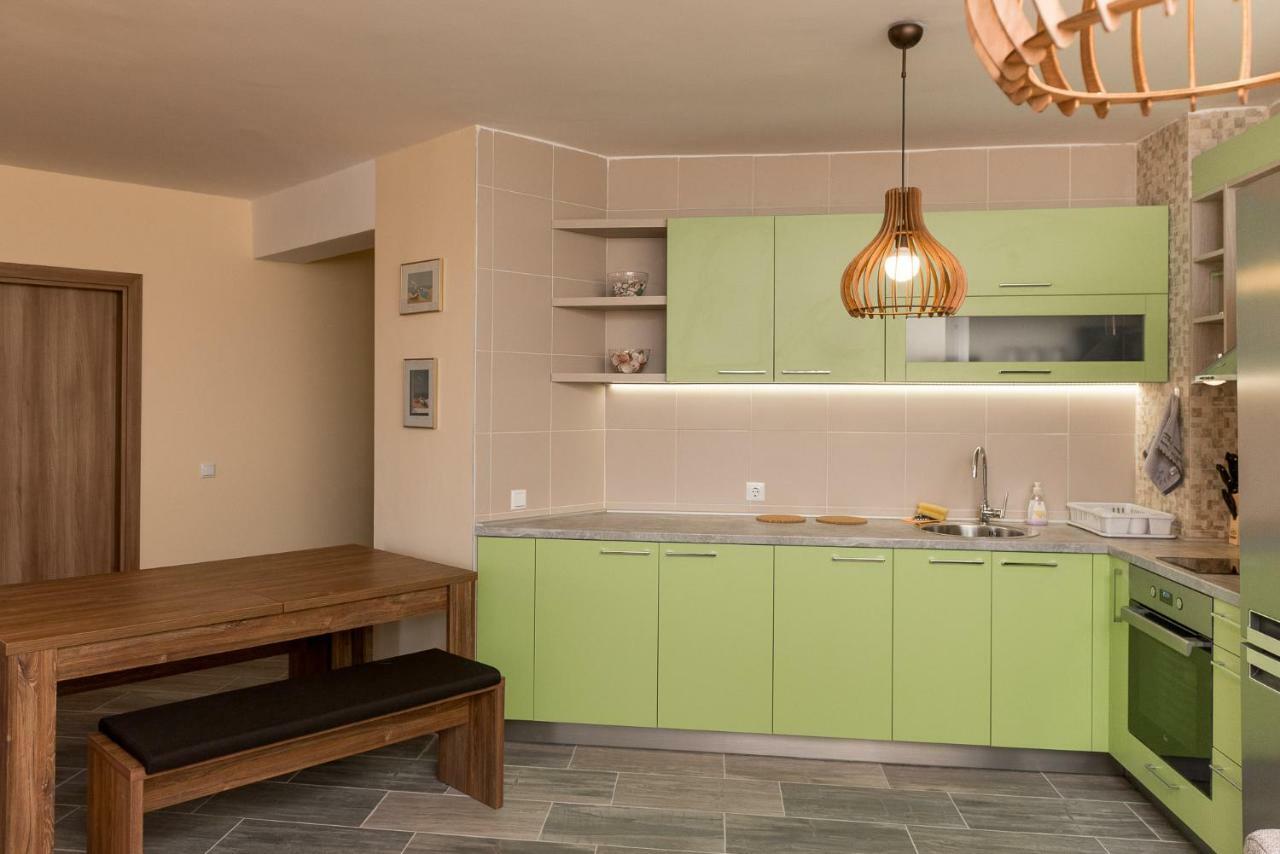 Hiora Apartments Vasiliko ツァレヴォ エクステリア 写真