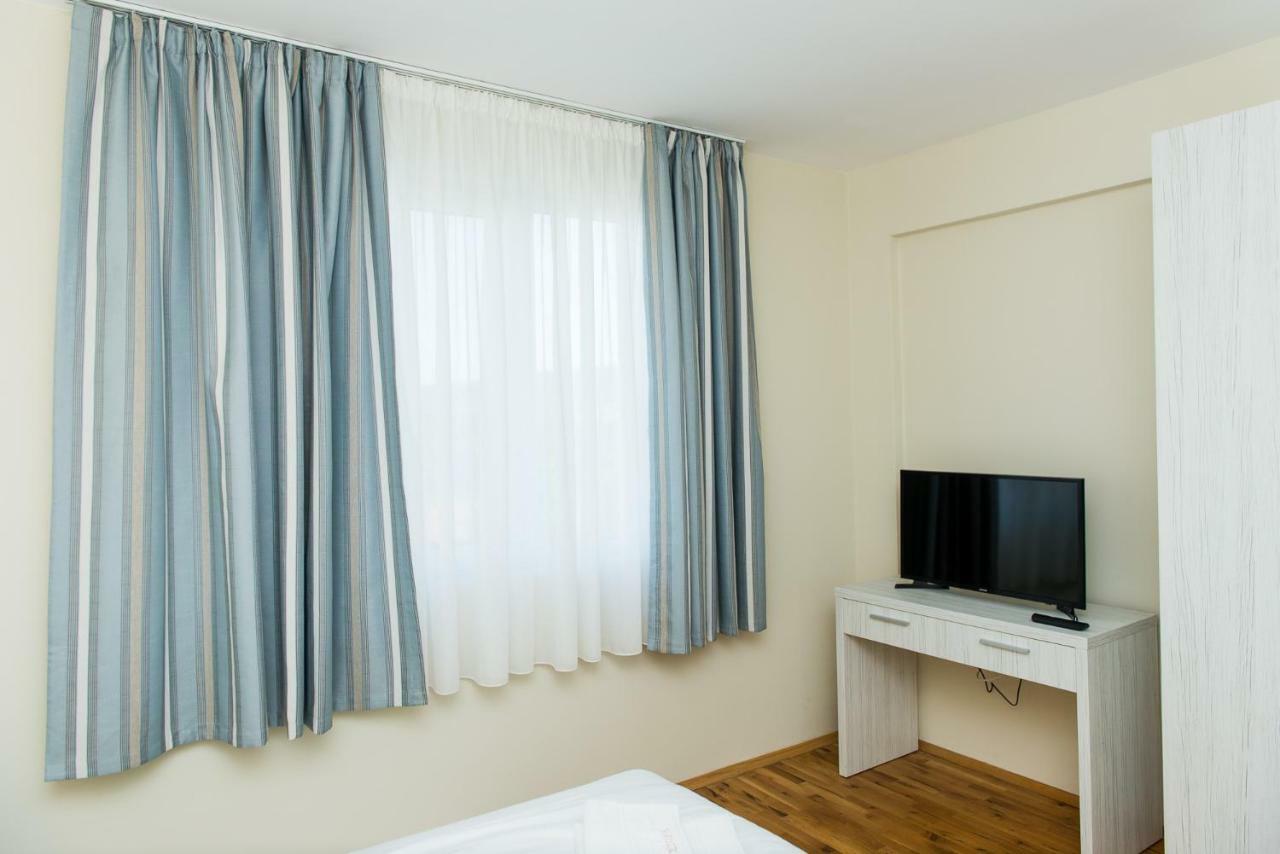 Hiora Apartments Vasiliko ツァレヴォ エクステリア 写真