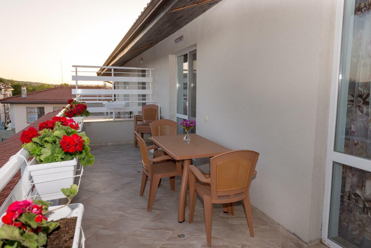 Hiora Apartments Vasiliko ツァレヴォ エクステリア 写真