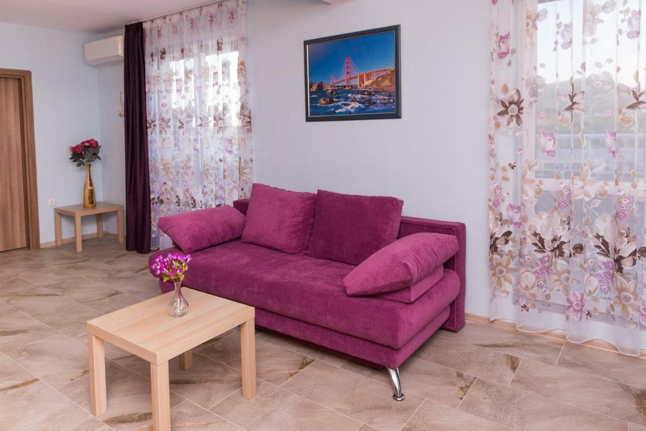 Hiora Apartments Vasiliko ツァレヴォ エクステリア 写真
